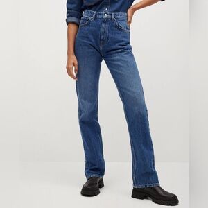 NWT Medium Wash Vintage Flate Jean from Mango, Size 4.